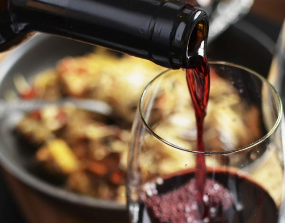 Consumo de vinhos cresce entre os brasileiros, contrariando uma tendência mundial de queda