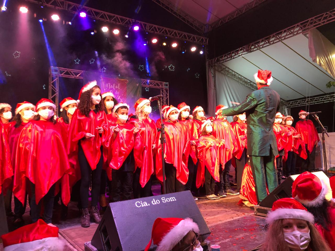 Coral Cantos de Minas realiza uma apresentação especial no Natal da Mineiridade