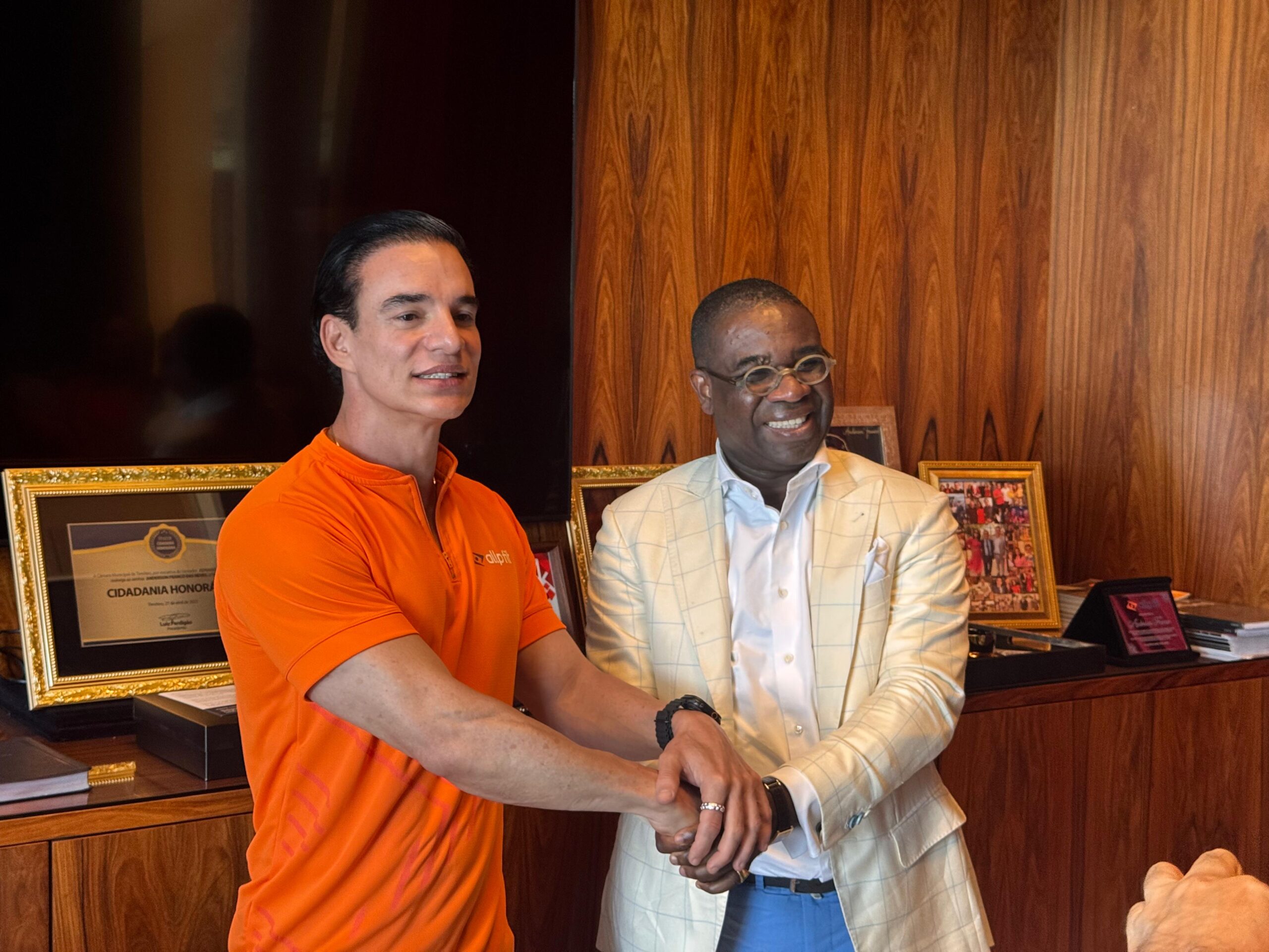 Anderson Franco firma parceria internacional com bilionário global do esporte e tecnologia